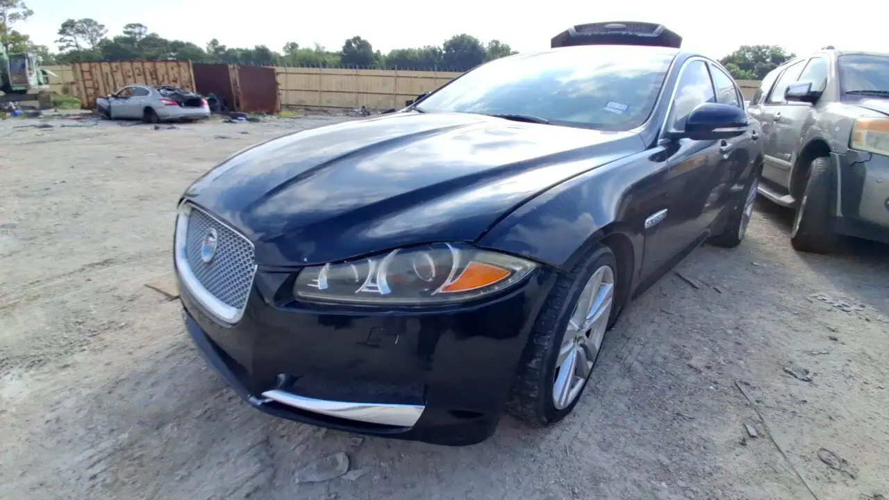 Photo of 2013 Jaguar Xf