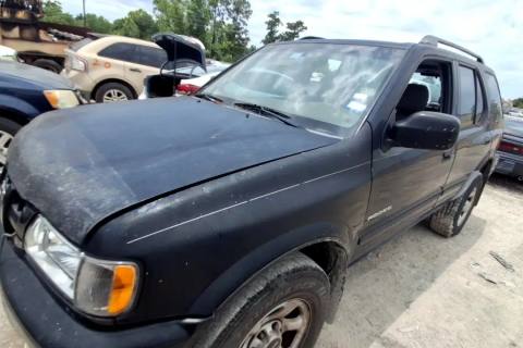 Photo of 2004 Isuzu Rodeo