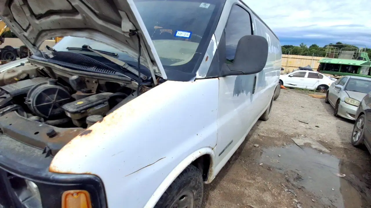 Photo of 2001 Gmc Savana 3500