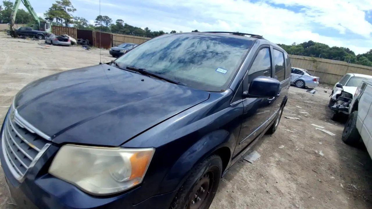 Photo of 2008 Chrysler Town & Country