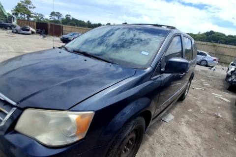 Photo of 2008 Chrysler Town & Country