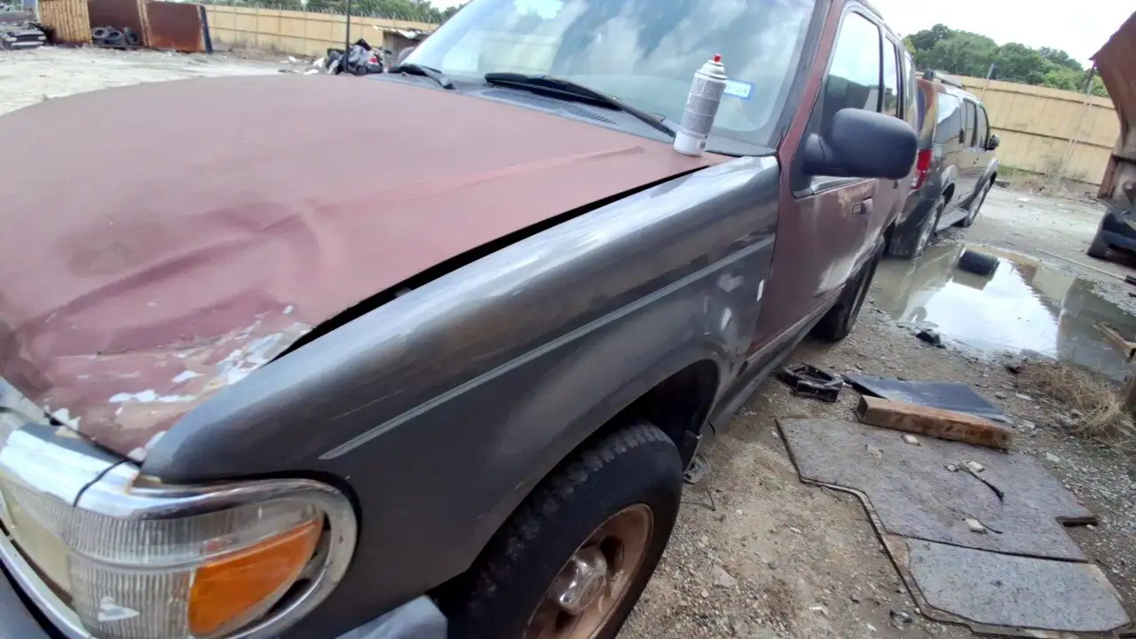 Photo of 2000 Ford Explorer