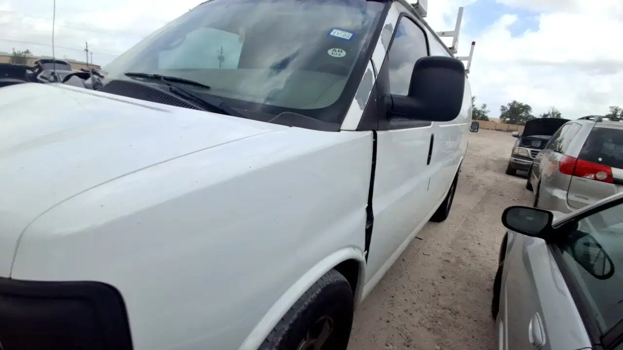 Photo of 2005 Chevrolet Express 1500