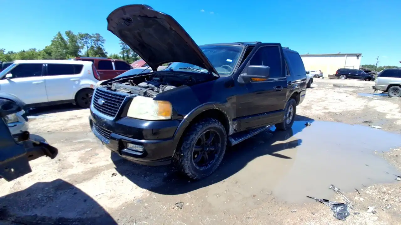 Photo of 2004 Ford Expedition