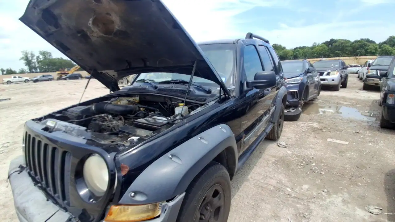 Photo of 2005 Jeep Liberty