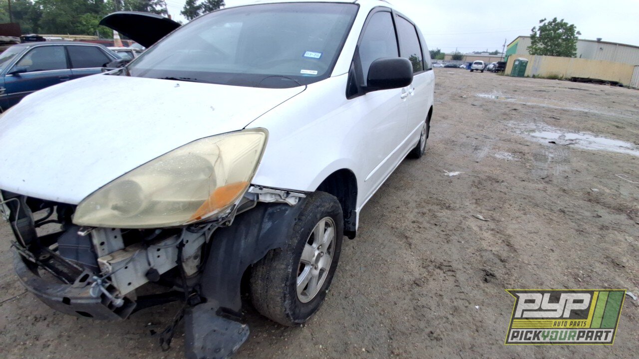 Photo of 2005 Toyota Sienna