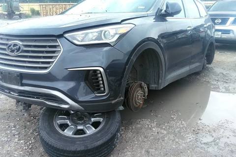 Photo of 2017 Hyundai Santa Fe