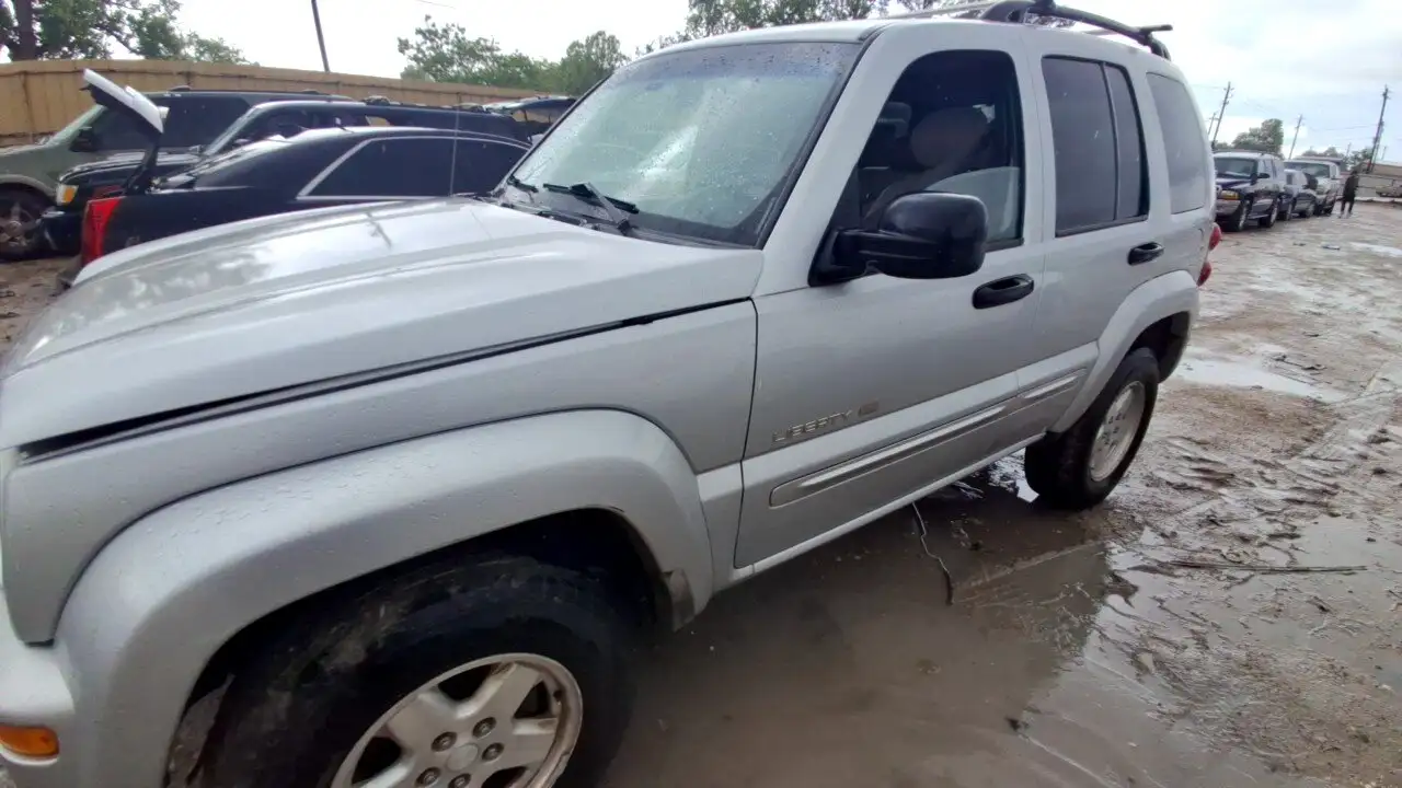 Photo of 2002 Jeep Liberty