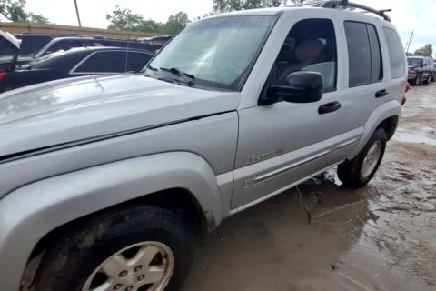 Photo of 2002 Jeep Liberty