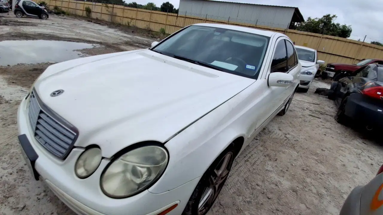 Photo of 2004 Mercedes-Benz E320