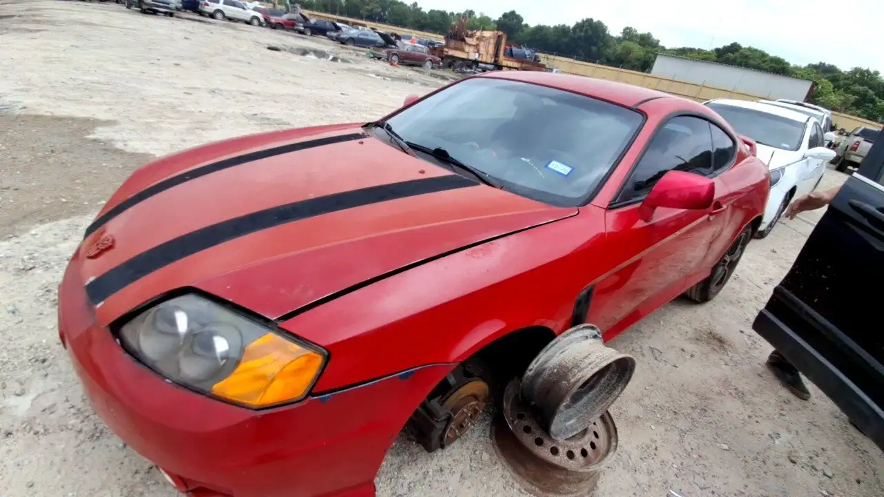 Photo of 2004 Hyundai Tiburon