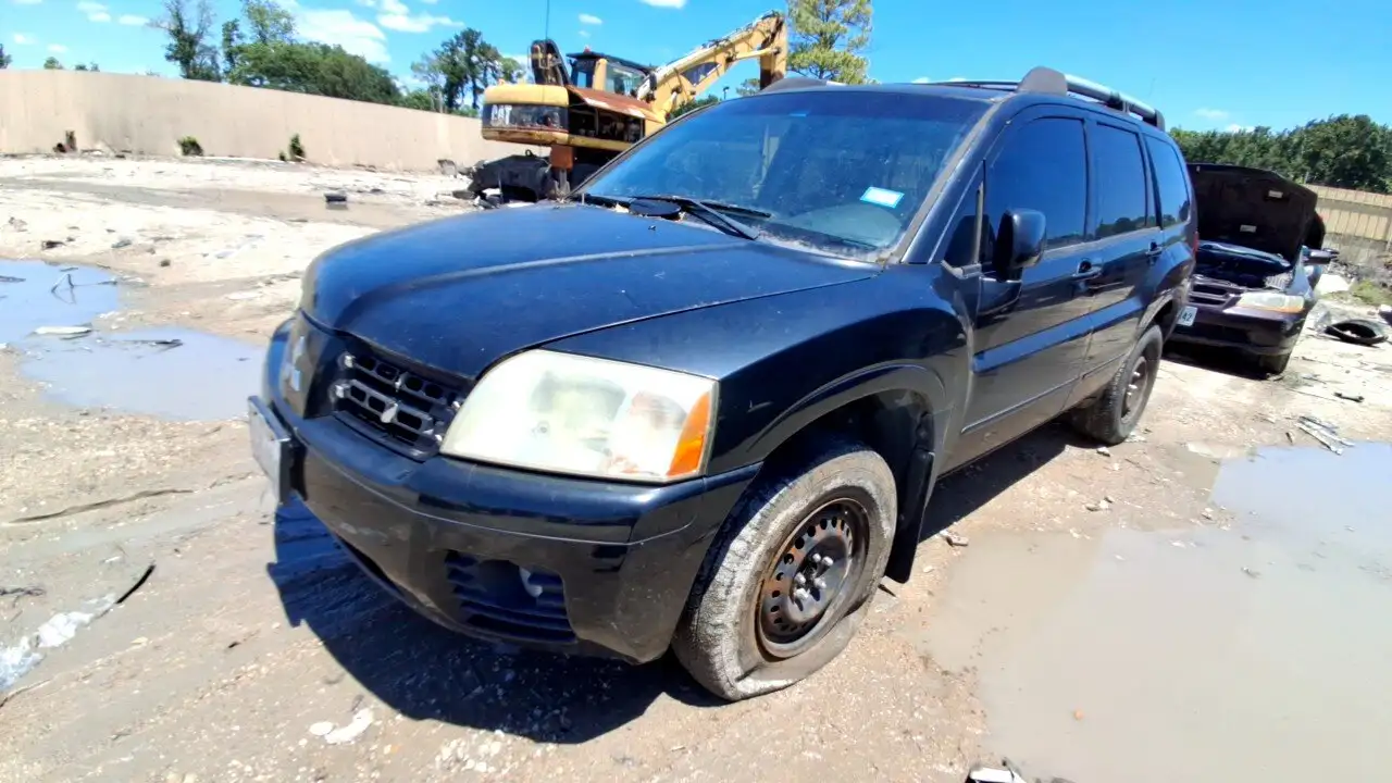 Photo of 2005 Mitsubishi Endeavor