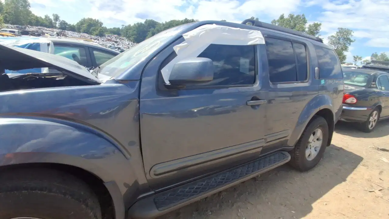 Photo of 2005 Nissan Pathfinder