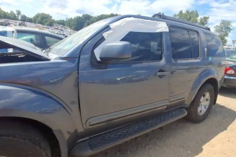 Photo of 2005 Nissan Pathfinder
