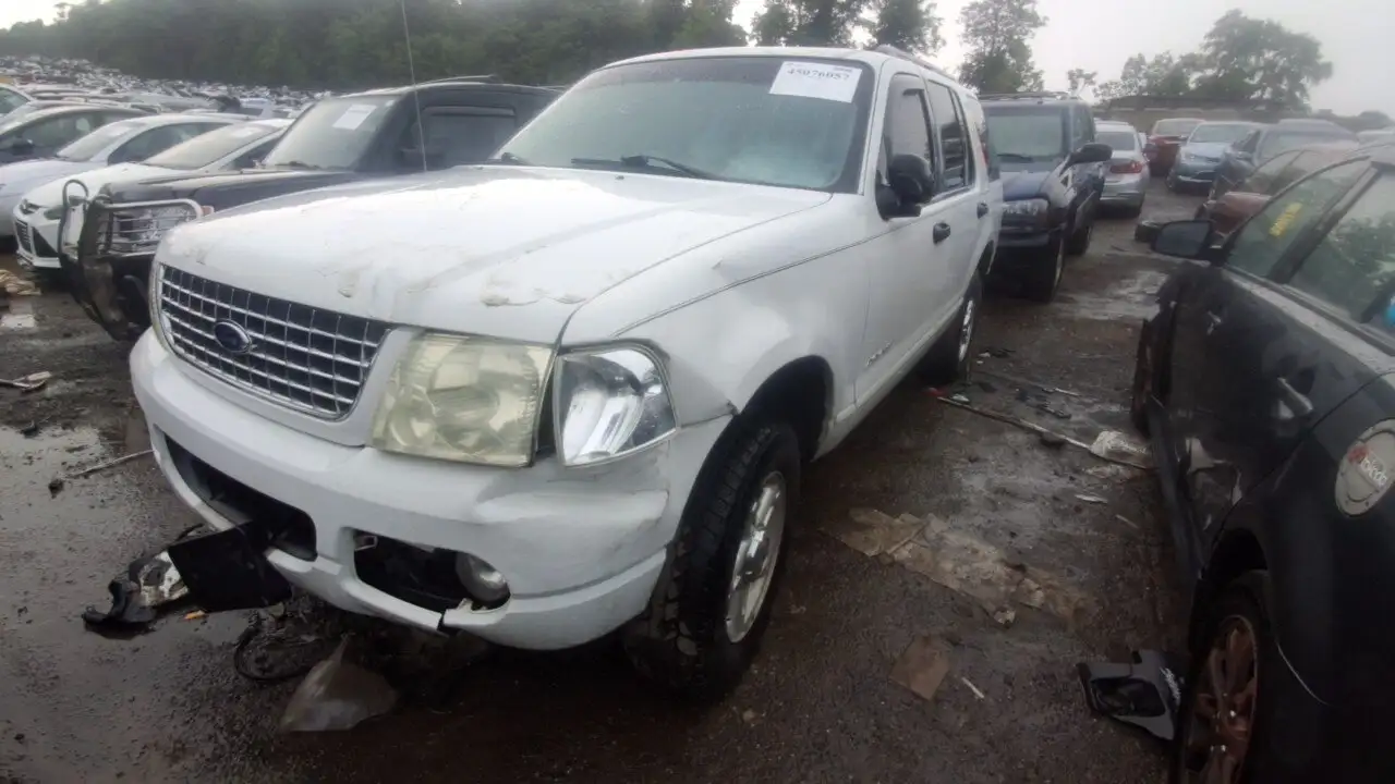 Photo of 2004 Ford Explorer