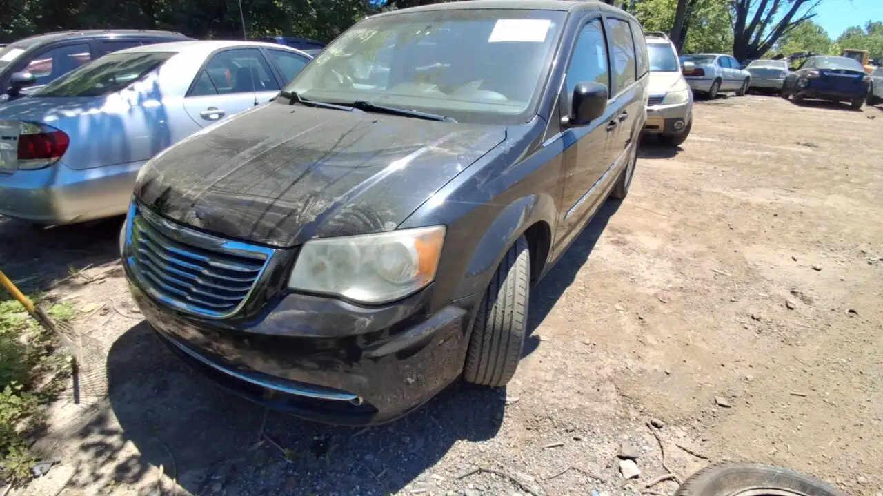 Photo of 2014 Chrysler Town & Country