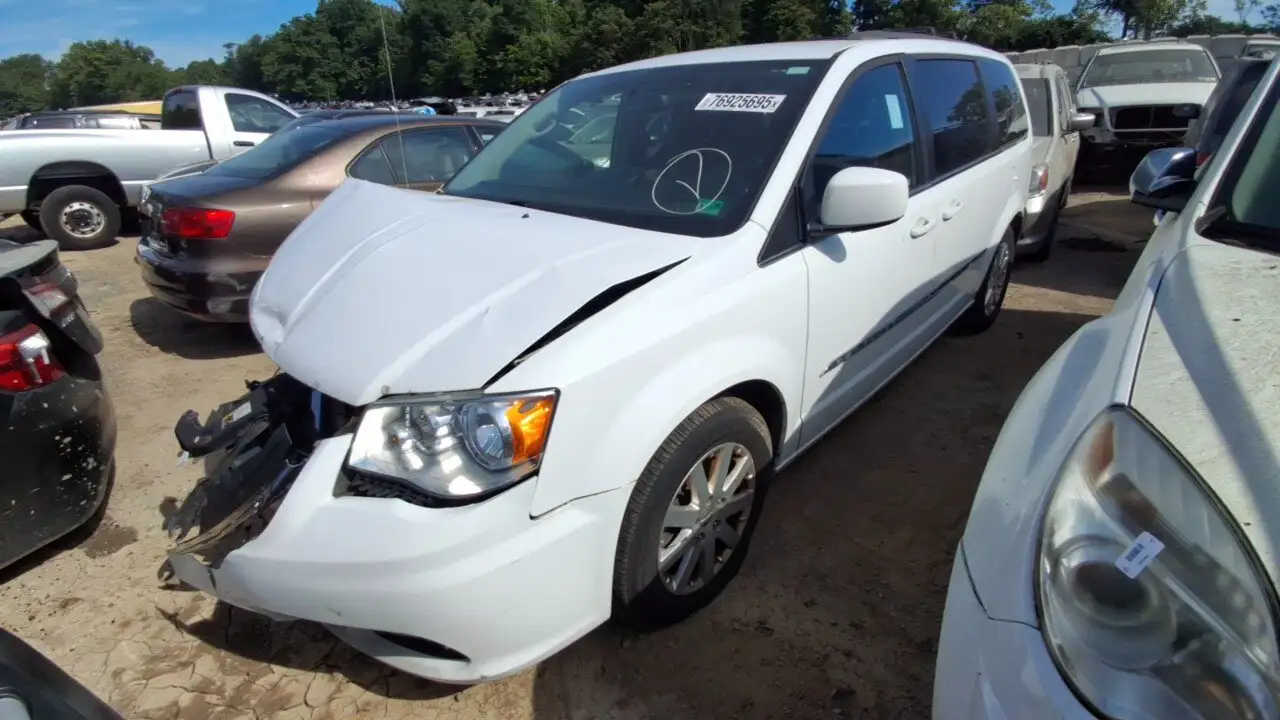 Photo of 2016 Chrysler Town & Country