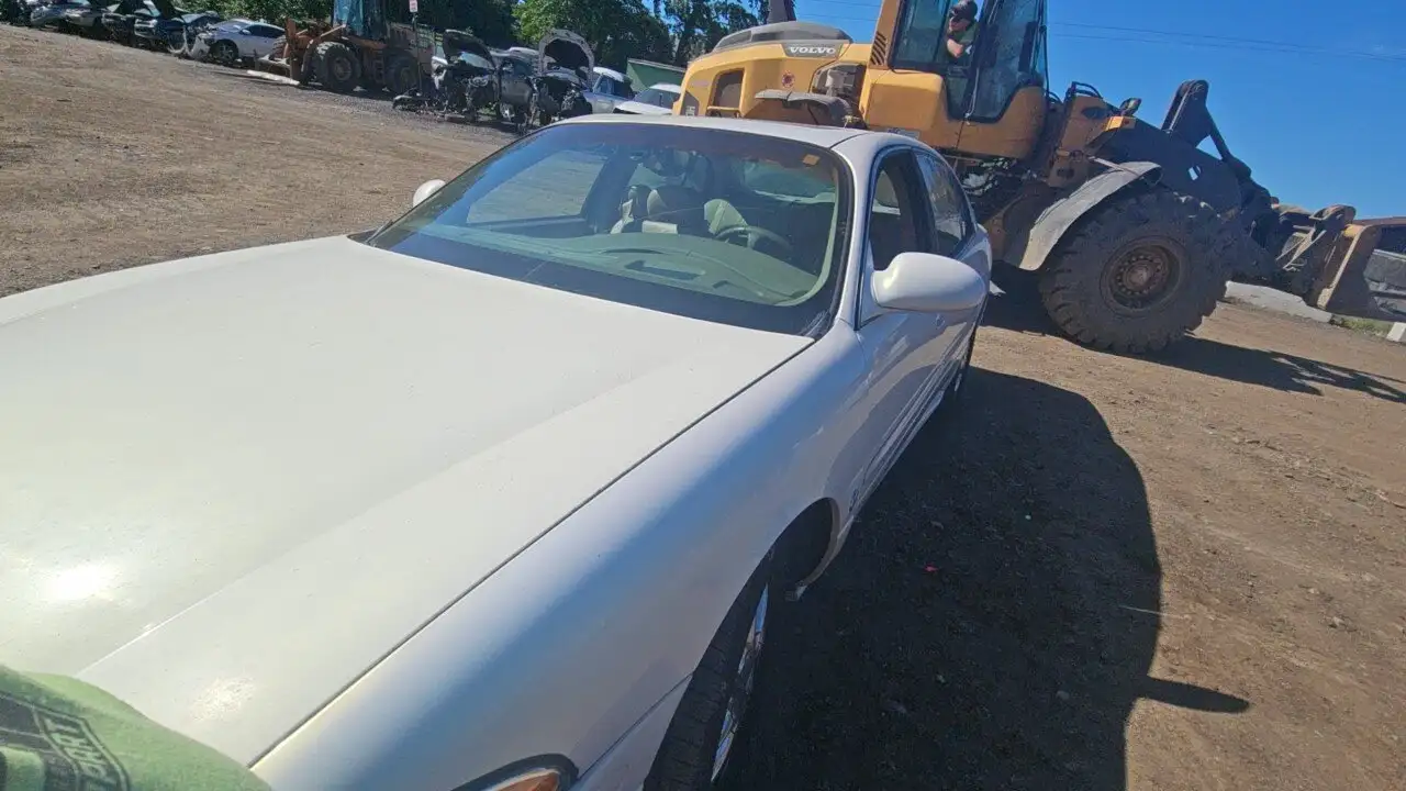 Photo of 2004 Buick Lesabre