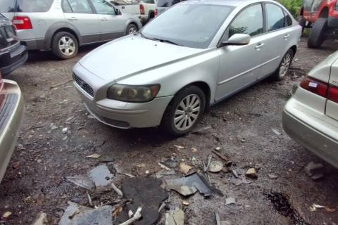 Photo of 2005 Volvo S40