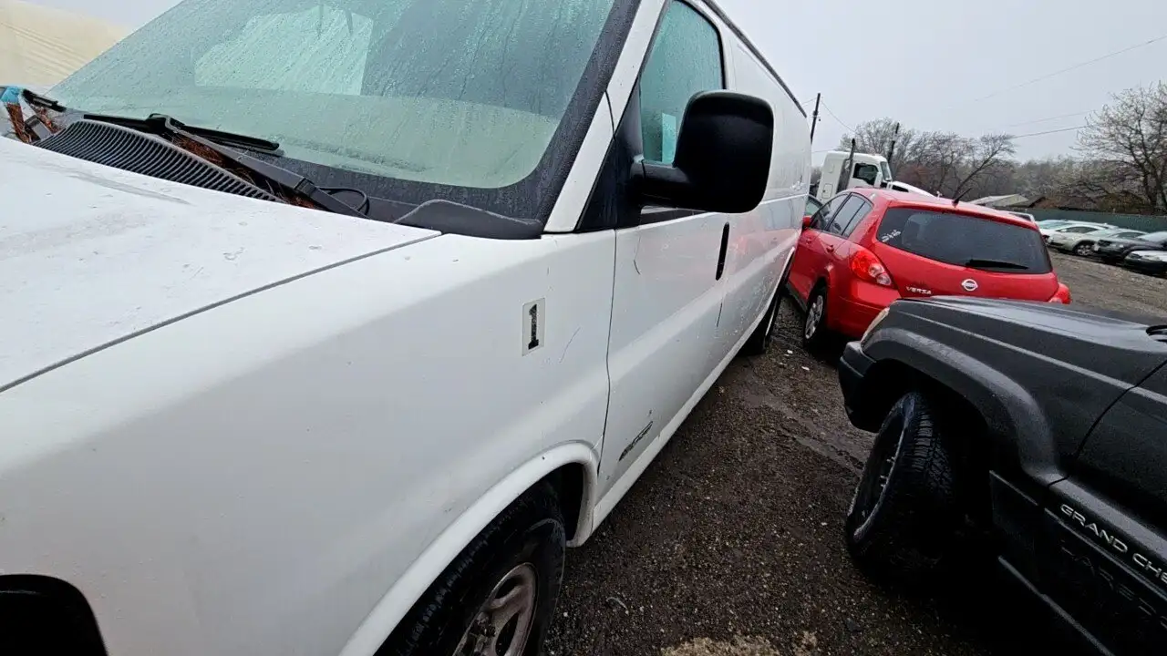 Photo of 2004 Chevrolet Express 2500
