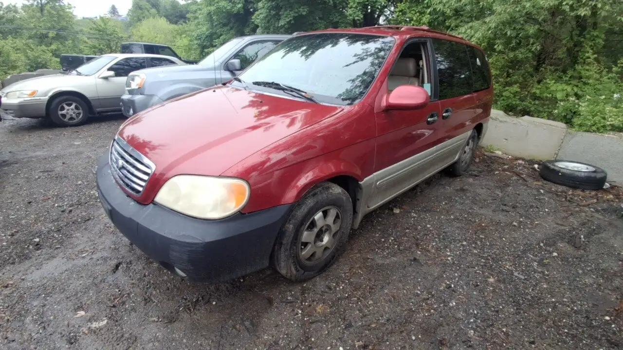 Photo of 2003 Kia Sedona