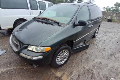 Photo of 2000 Chrysler Town & Country
