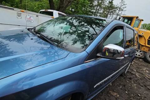 Photo of 2012 Chrysler Town & Country