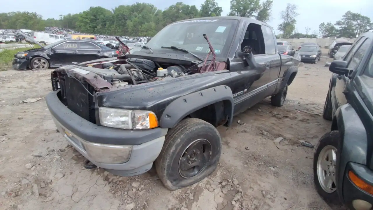 Photo of 2000 Dodge Ram 1500