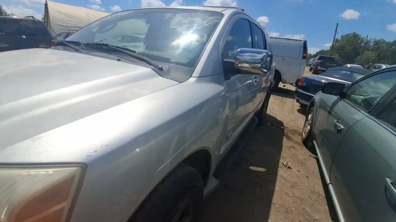 Photo of 2005 Nissan Armada