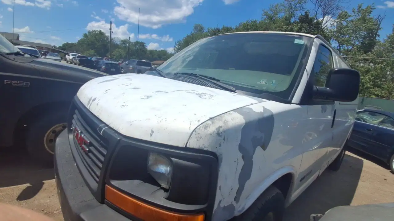 Photo of 2005 Gmc Savana 2500
