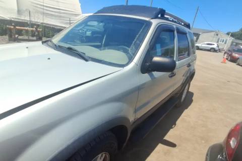 Photo of 2004 Ford Escape