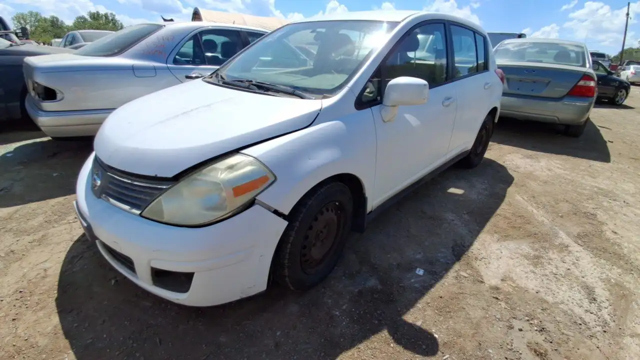 Photo of 2009 Nissan Versa