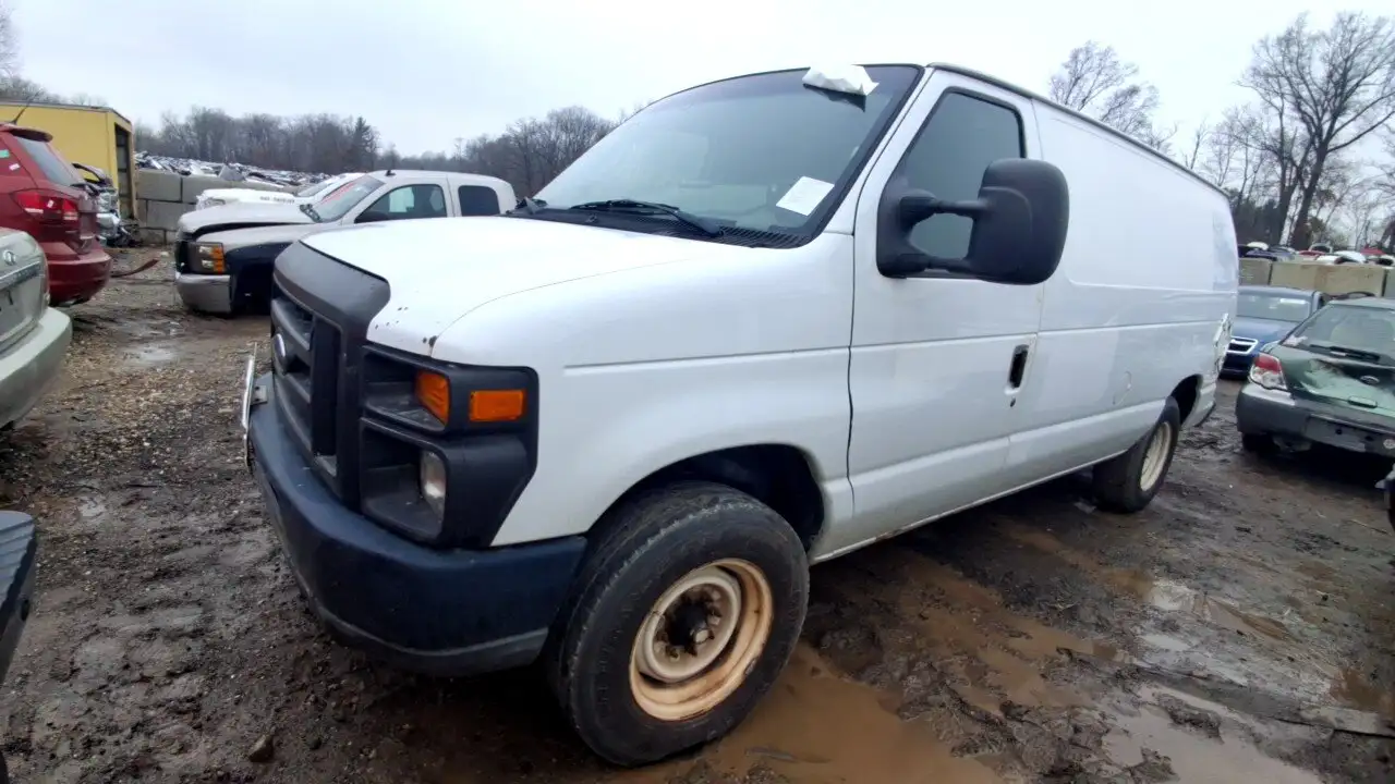 Photo of 2010 Ford E-150