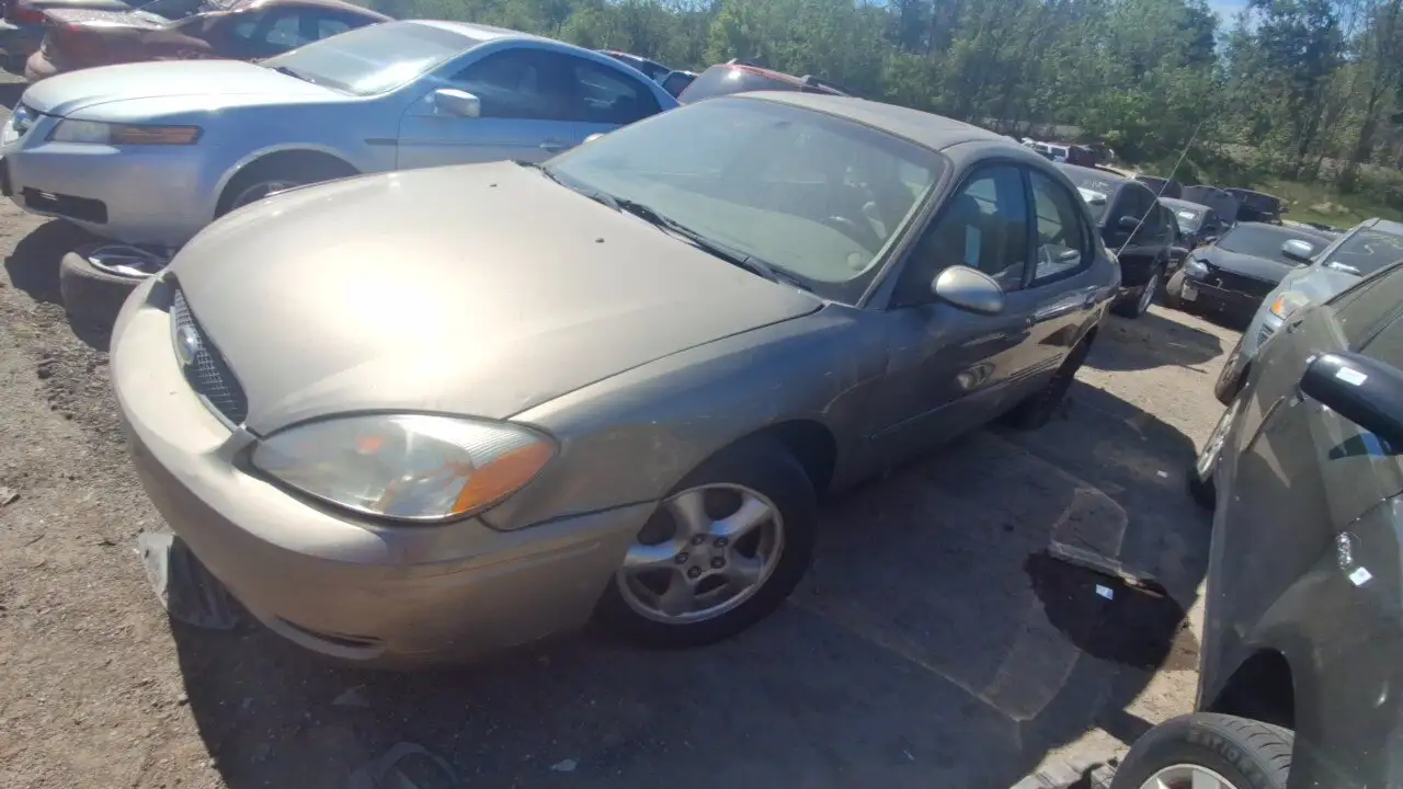 Photo of 2003 Ford Taurus