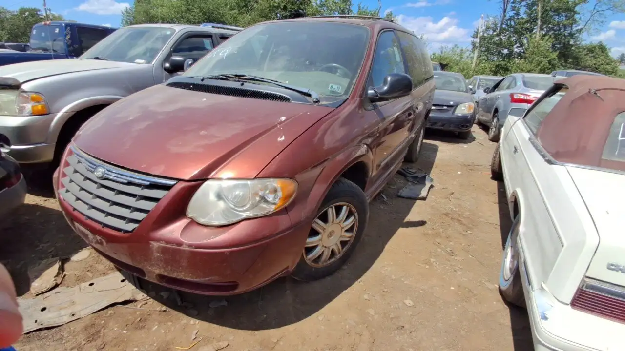 Photo of 2007 Chrysler Town & Country