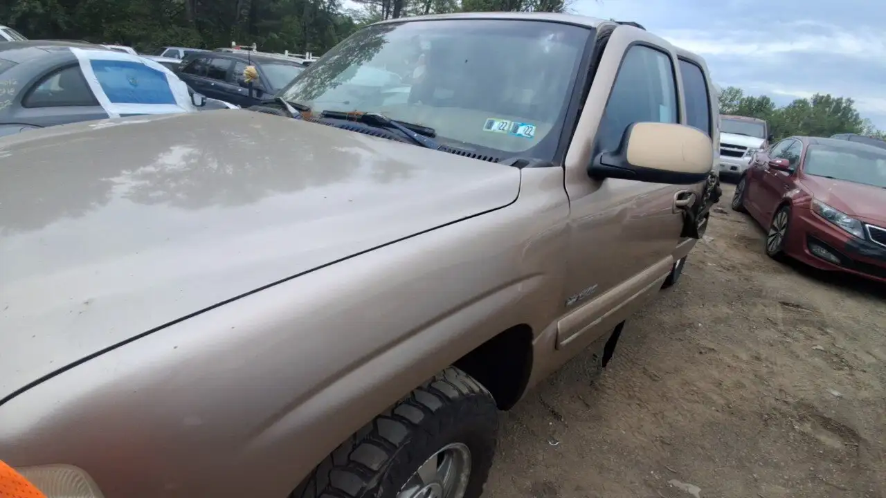 Photo of 2000 Chevrolet Suburban 1500
