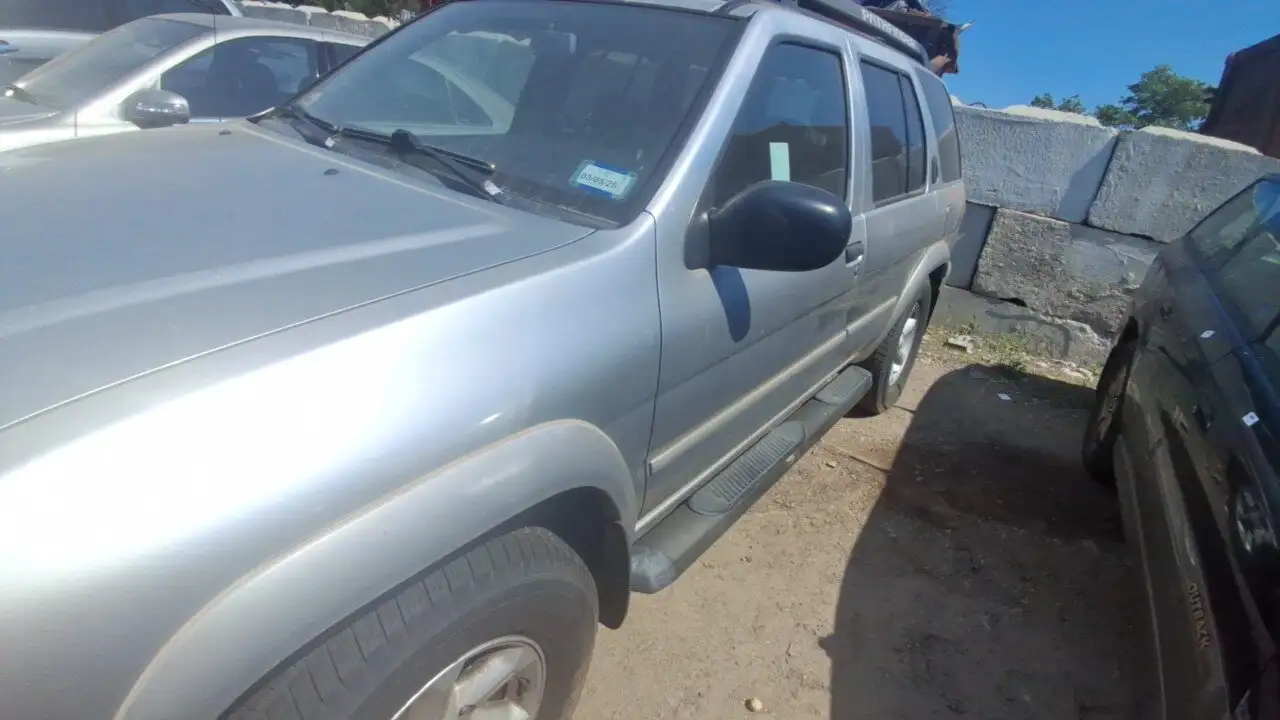 Photo of 2002 Nissan Pathfinder