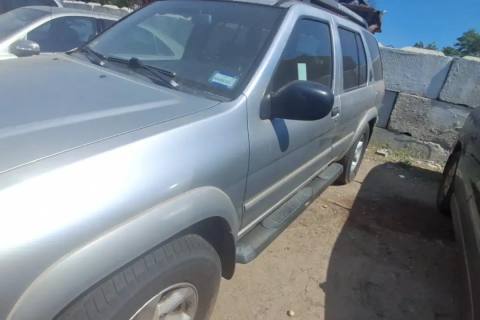 Photo of 2002 Nissan Pathfinder