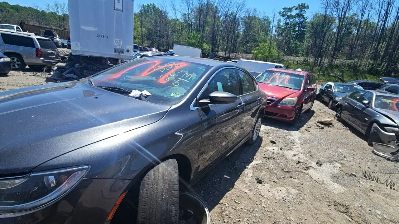 Photo of 2016 Chrysler 200