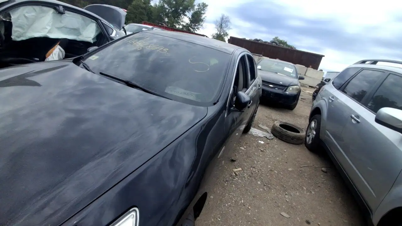 Photo of 2011 Infiniti G37