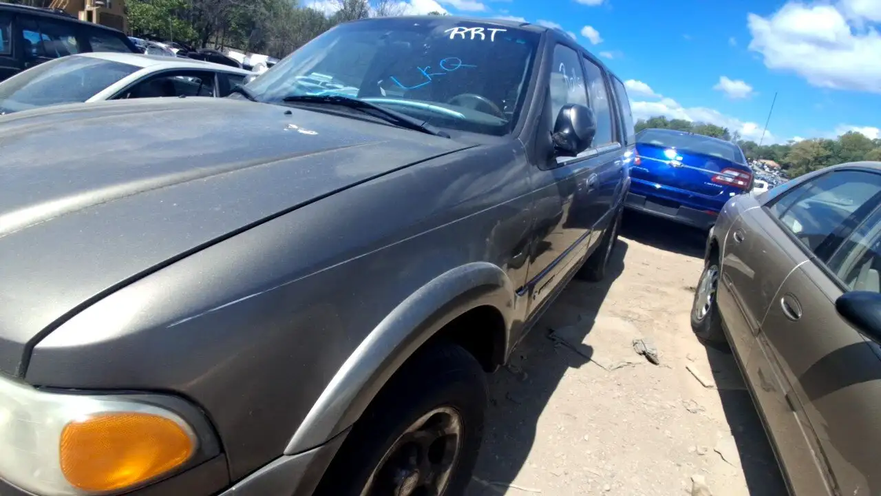 Photo of 2001 Lincoln Navigator