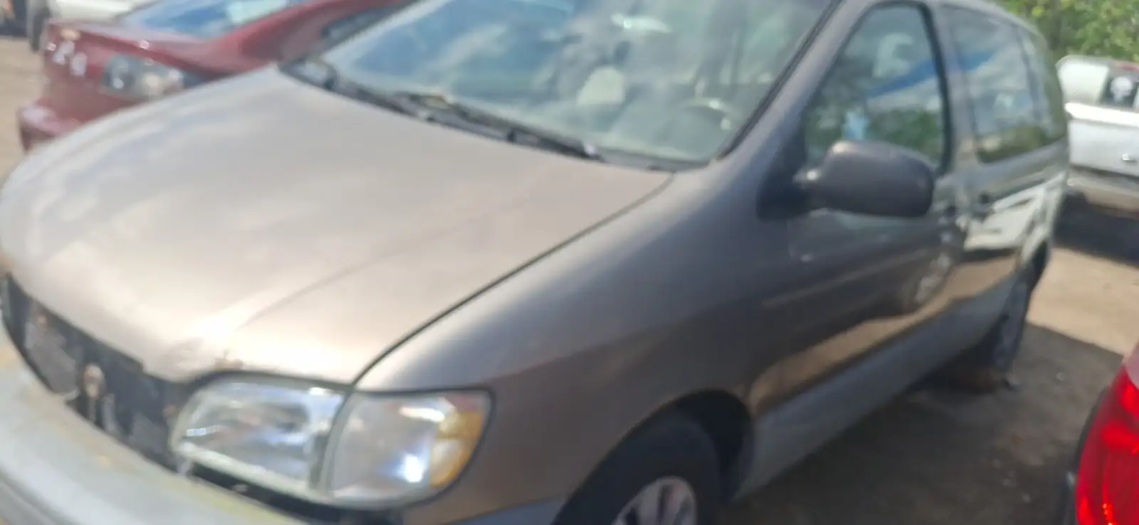 Photo of 1999 Toyota Sienna