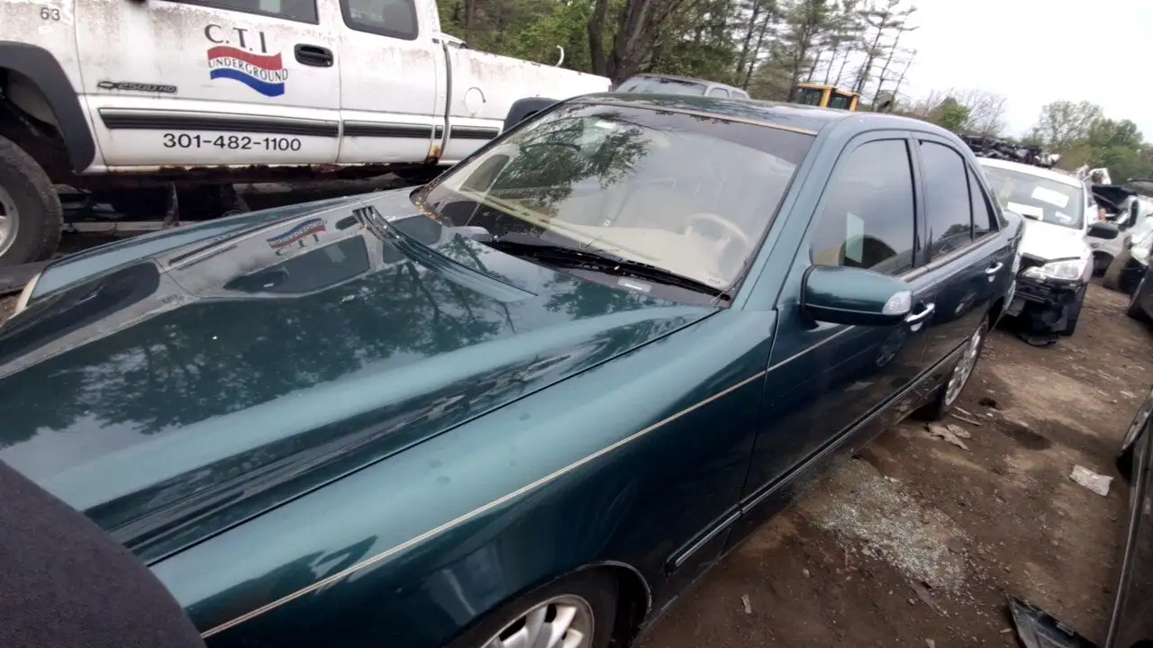 Photo of 2001 Mercedes-Benz E320