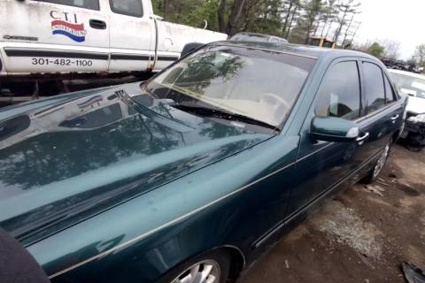 Photo of 2001 Mercedes-Benz E320