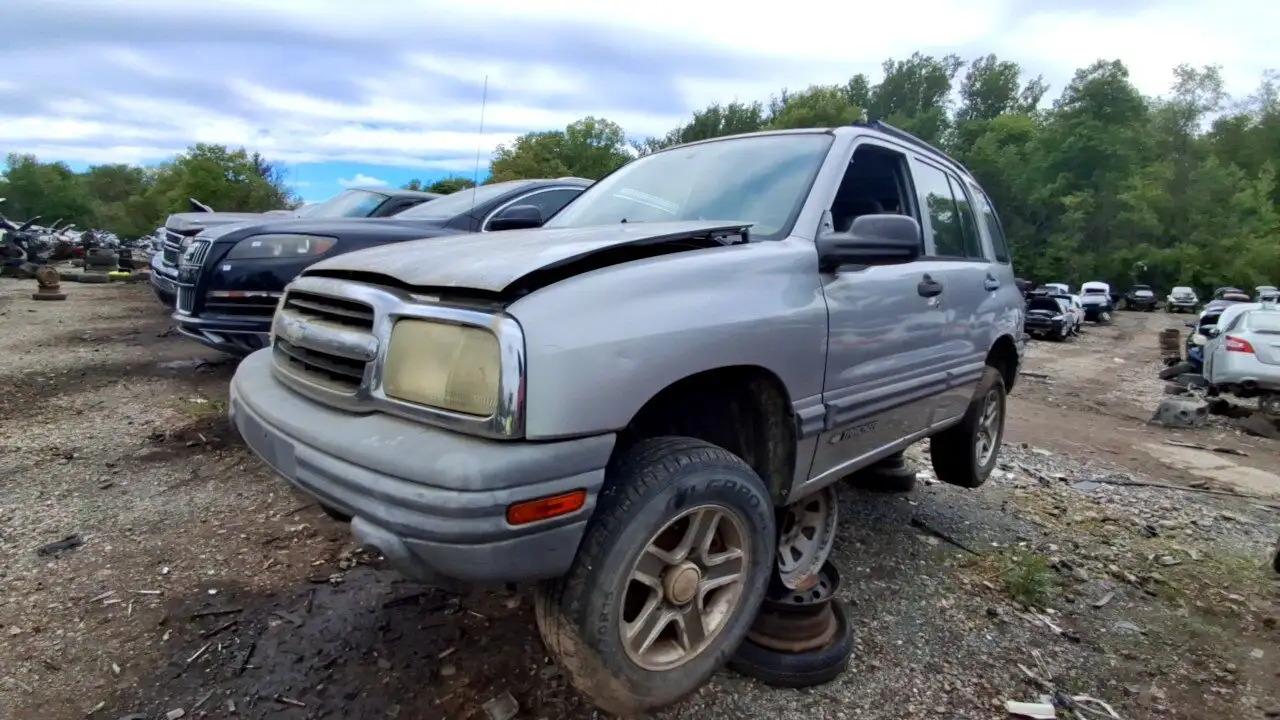 Photo of 2003 Chevrolet Tracker