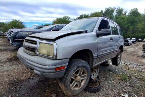 Photo of 2003 Chevrolet Tracker