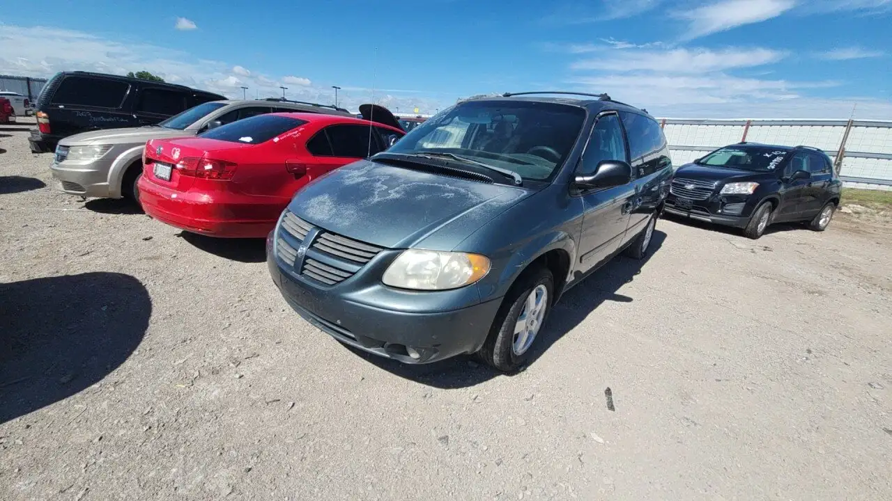 Photo of 2005 Dodge Grand Caravan