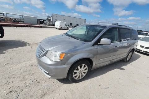 Photo of 2016 Chrysler Town & Country