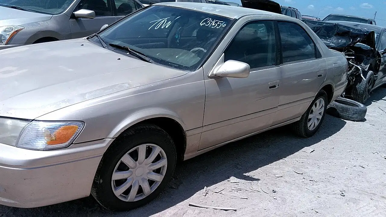 Photo of 2000 Toyota Camry