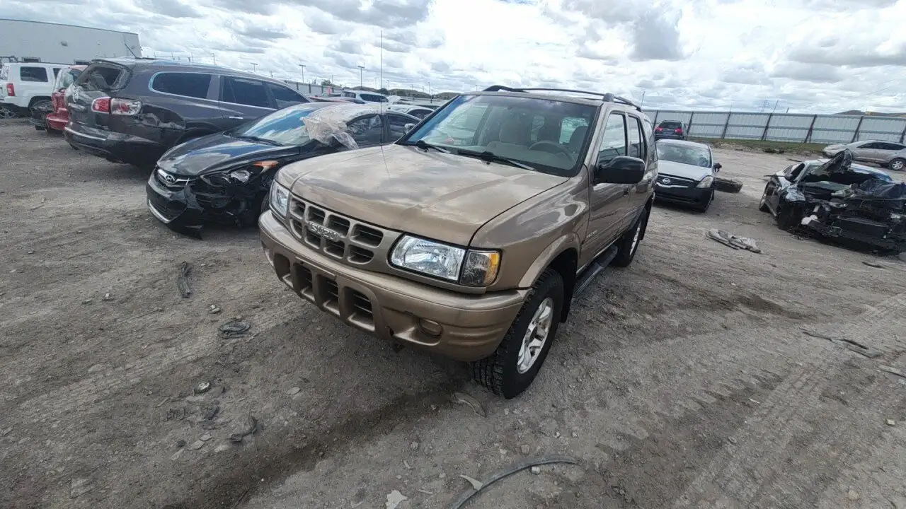 Photo of 2002 Isuzu Rodeo
